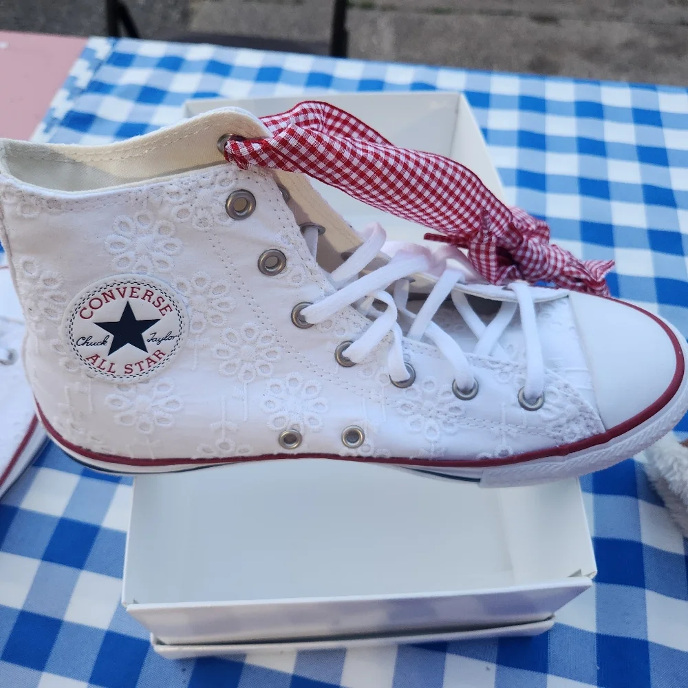 Converse All Star Chuck Taylor White and Red High-Top Sneakers - Picture 3 of 8